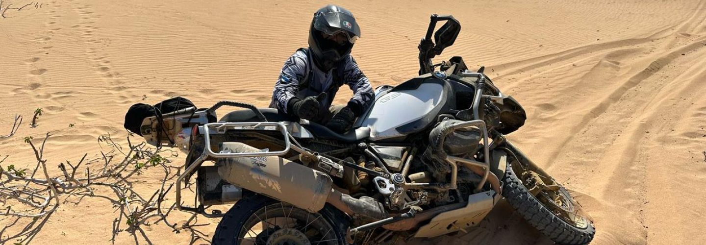 Camilo García saludando